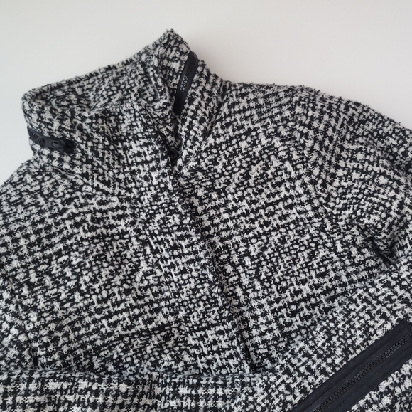 Mondetta Winter Jacket - Picture 1 of 16